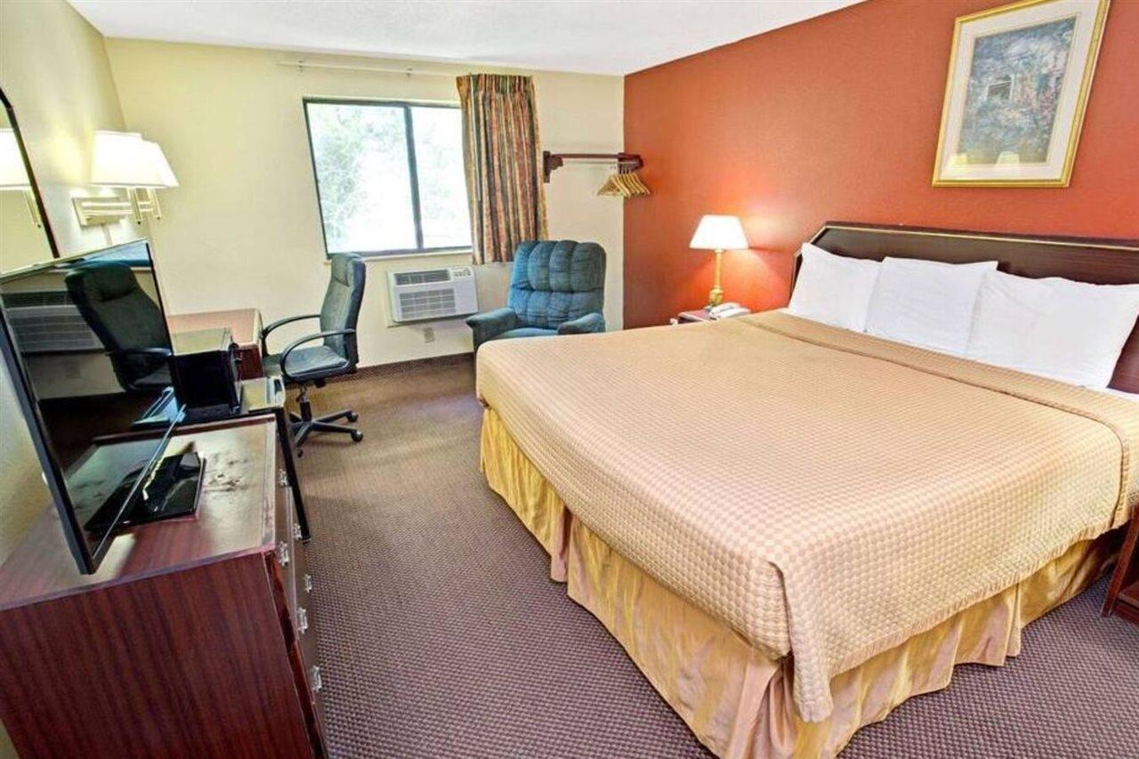 Econo Lodge Спринг Лейк Екстериор снимка