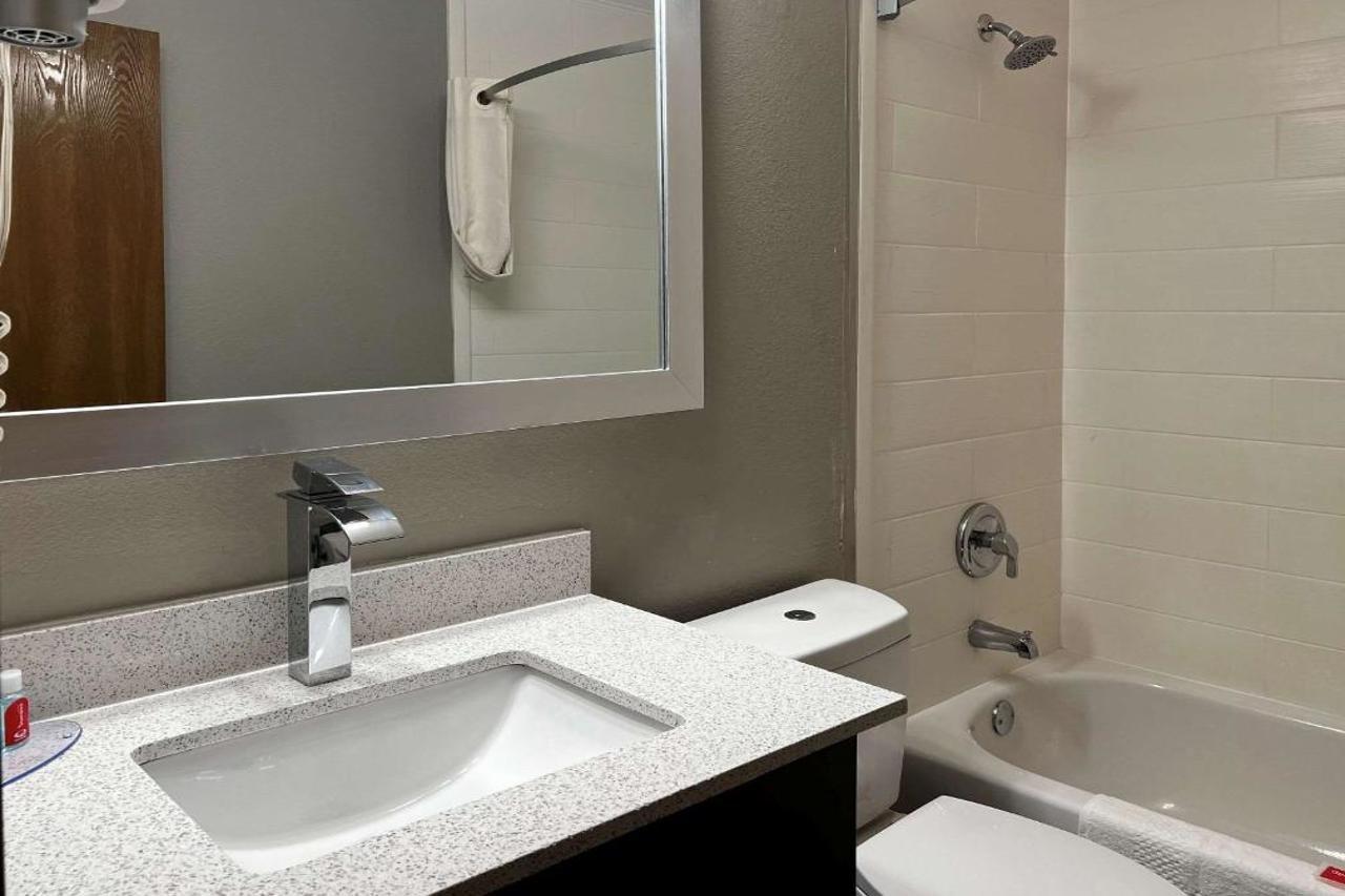 Econo Lodge Спринг Лейк Екстериор снимка