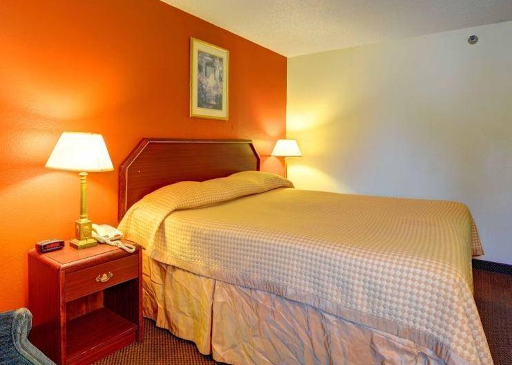 Econo Lodge Спринг Лейк Стая снимка